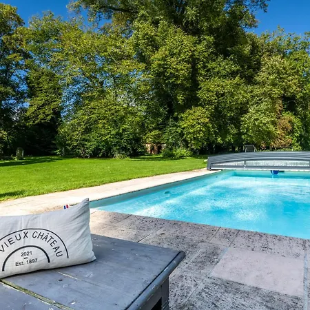 Hébergement de vacances Magnifique Maison Avec Piscine